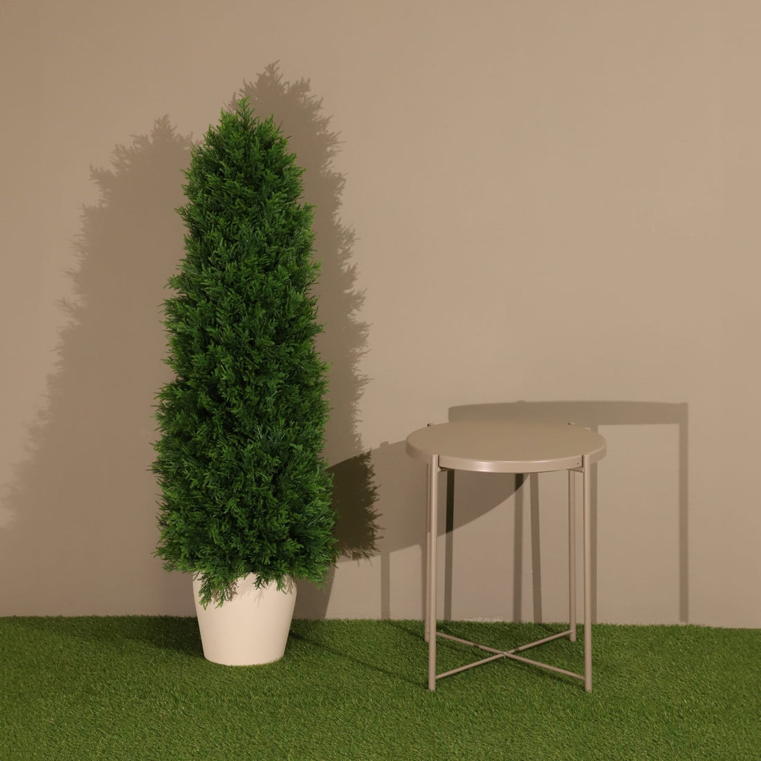 Ciprés Artificial de 125 cm: Ideal para Decoración Exterior e Interior