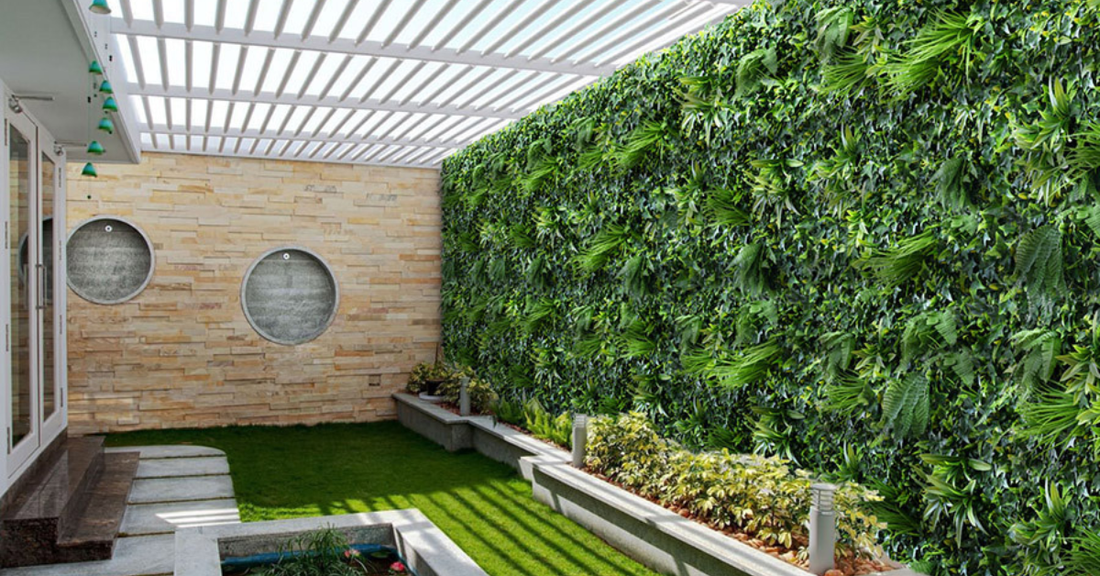 Cómo los jardines verticales artificiales transforman los espacios urbanos