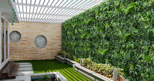 Cómo los jardines verticales artificiales transforman los espacios urbanos